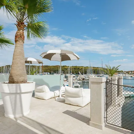 Ribarska Koliba Апарт-отель 4*