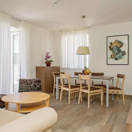 Ribarska Koliba Ξενοδοχείο με διαμερίσματα 4*